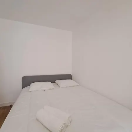Palerme - Studio Confortable Et Idealement Situe * Reims